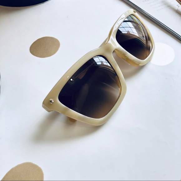 COACH ‘IVORY HORN’ square sunglasses - Picture 3 of 8